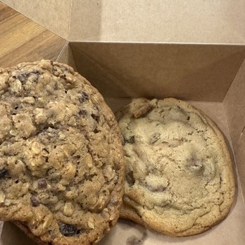 Pizza Bella - Espresso dipped oatmeal raisin and brown butter chocolate chip - Pizza Near Me - Palatine, Illinois