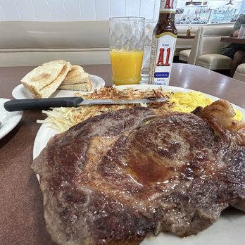 Eggs N Things - Steak with scrambled eggs and hash browns - Breakfast & Brunch Near Me - Thousand Oaks, California