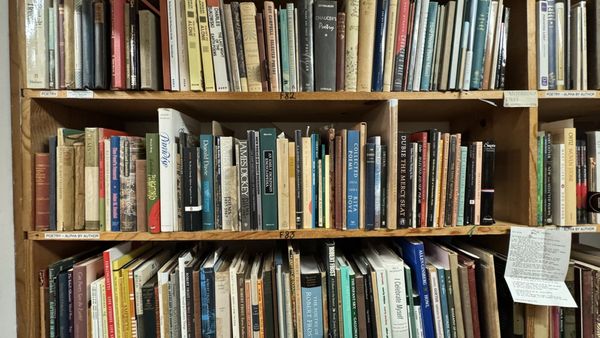 Bell's Books by null