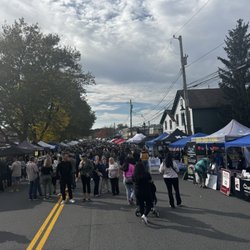 Murty's Publick House - Pearl River day
