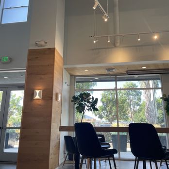 Huskins Coffee - Inside - Coffee & Tea Near Me - Santa Ana, California