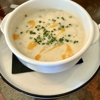 OAK Long Bar + Kitchen - NEW ENGLAND CLAM CHOWDER - Bars Near Me - Boston, Massachusetts