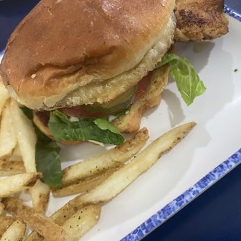 Shrimp Basket - Grouper sandwich, bronzed - Seafood Near Me - Foley, Alabama