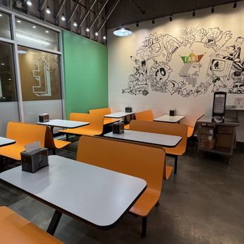EARL Kakaako - inside the shop - Sandwiches Near Me - Honolulu, Hawaii