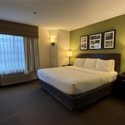 Sleep Inn & Suites Roseburg North Near Medical Center - King Suite