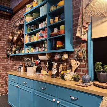 Central Perk - Themed Cafes Near Me - Burbank, California