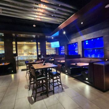 Yard House - New American Near Me - Boca Raton, Florida