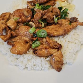 Com Tam Thanh - Broken rice with julienne pork and marinated chicken. - Vietnamese Near Me - Westminster, California