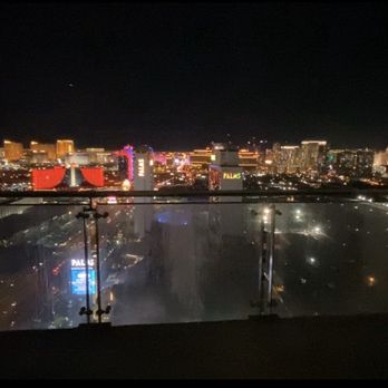 Palms Place - Dirty terrace glass - Hotels Near Me - Las Vegas, Nevada