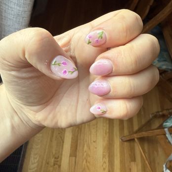 NAILaCARTE - West Loop - Nails design by Celine - Nail Salons Near Me - Chicago, Illinois