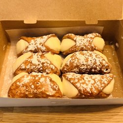 Holy Cannoli Shells and Cream - Six mini classics!