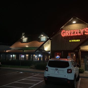 Grizzly's Wood-Fired Grill - Outside - American Near Me - Eau Claire, Wisconsin