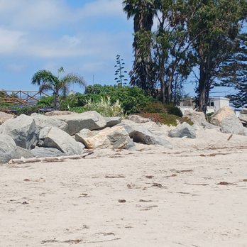 Santa Claus Beach - Beaches Near Me - Carpinteria, California Santa Claus Beach - Beaches Near Me - Carpinteria, California