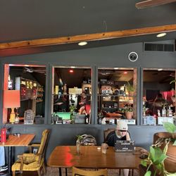 Luana's Coffee & Beer - Cool vibe to hang out.