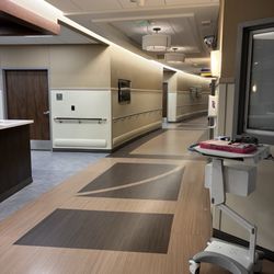 Baylor Scott & White The Heart Hospital - Plano - Third floor hallway