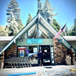 Cedar Glen Fine Foods  - Entrance