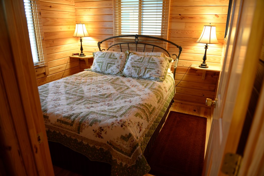 MOSS LANDING Updated September 2024 23 Photos 1016 Wawona Ave SE