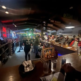 Rivershed - Good crowd on a Friday - Burgers Near Me - Killington, Vermont