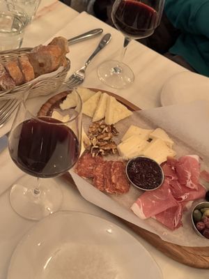 Serena's Wine Bar by null