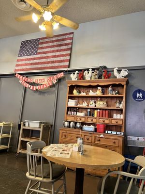 San Diego Chicken Pie Shop by null