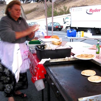 Estrelitta's Snacks - Making pupusas @ Off The Grid Fort Mason (10.15.10) - Street Vendors Near Me - San Francisco, California Estrelitta's Snacks - Making pupusas @ Off The Grid Fort Mason (10.15.10) - Street Vendors Near Me - San Francisco, California