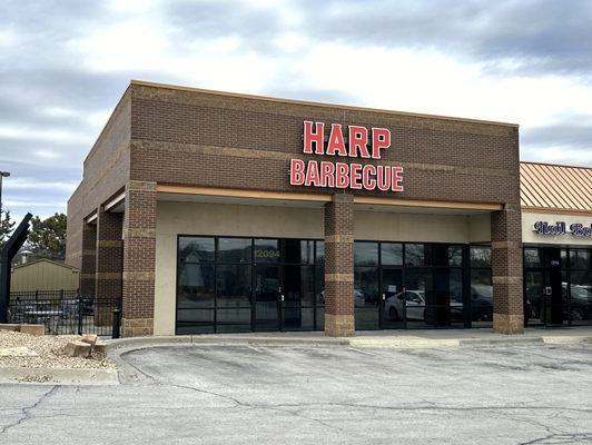 Harp Barbecue by null