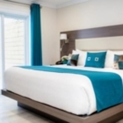Royal Inn + Suites by null