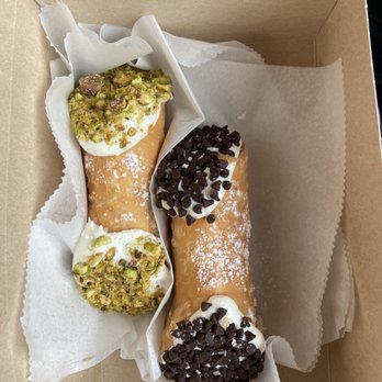 Mike's Pastry - Pistachio and chocolate chip cannolis - Bakeries Near Me - Boston, Massachusetts Mike's Pastry - Pistachio and chocolate chip cannolis - Bakeries Near Me - Boston, Massachusetts