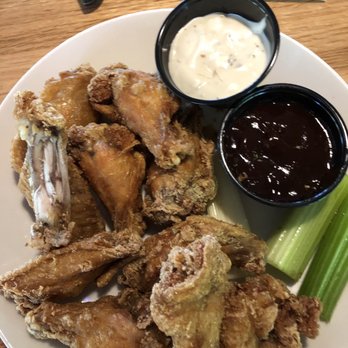 Applebee's Grill + Bar - Double Crunch Bone-In Wings - American Near Me - Pittsburgh, Pennsylvania Applebee's Grill + Bar - Double Crunch Bone-In Wings - American Near Me - Pittsburgh, Pennsylvania