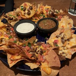 Moxies Argentia Restaurant - Large size nachos with beef