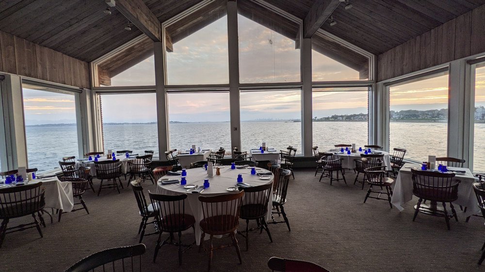 Anthony's Pier 4 Cafe & Hawthorne By The Sea Tavern, Swampscott Roadtrippers