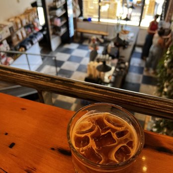 Paquebot Vieux Mtl - Iced latte - Coffee & Tea Near Me - Montreal, Quebec Paquebot Vieux Mtl - Iced latte - Coffee & Tea Near Me - Montreal, Quebec