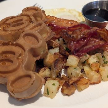 Ale & Compass Restaurant - American breakfast - American Near Me - Orlando, Florida Ale & Compass Restaurant - American breakfast - American Near Me - Orlando, Florida