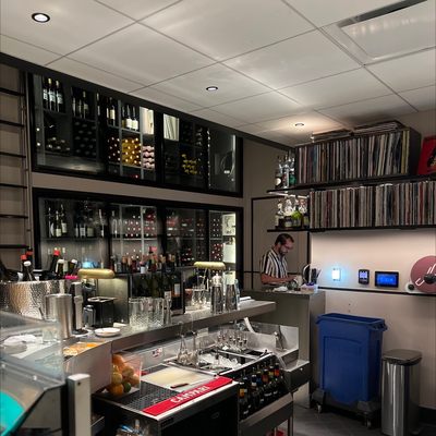 Sunday Vinyl by null