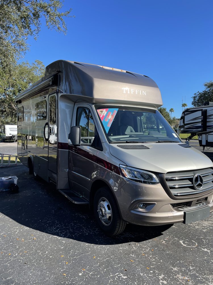 RV FAMILY SOLUTIONS 400 Lake Davenport Cir, Davenport, Florida RV