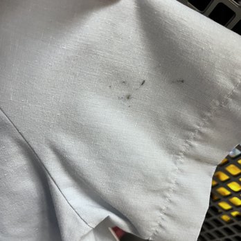 Giant Eagle - Random stain/black marks on my short sleeve light blue shirt - Convenience Stores Near Me - Painesville, Ohio