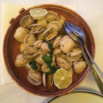 A Grade - Clams in white wine - Portuguese Near Me - Porto, 13