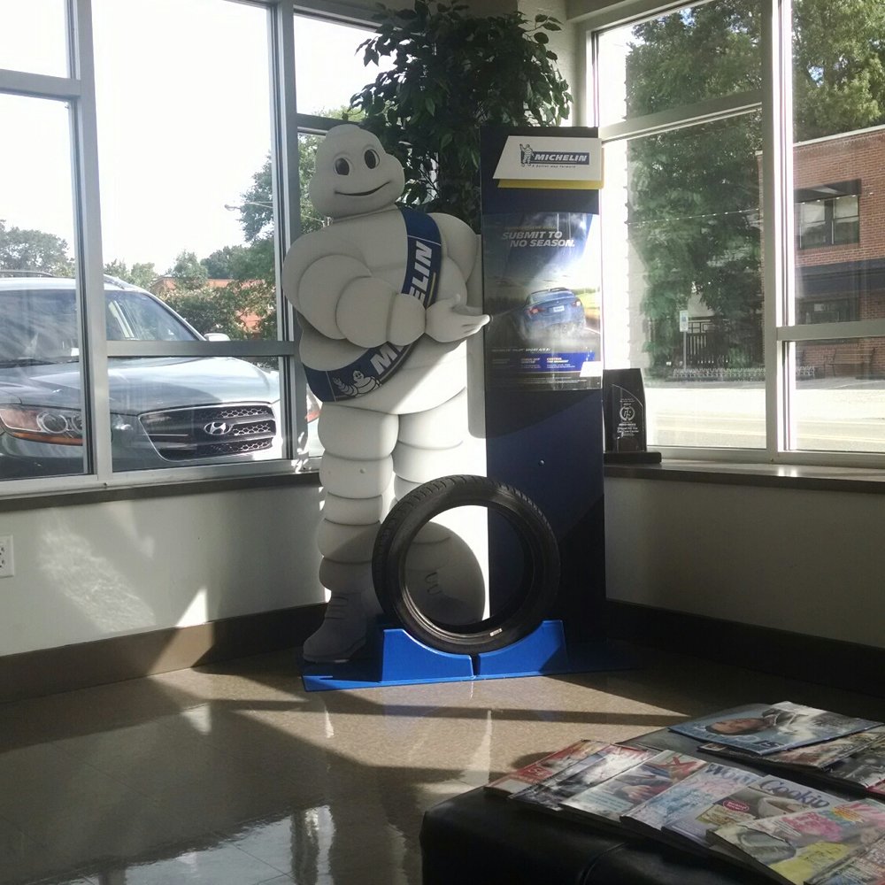 Chapel Hill Tire - Carrboro - Well lit waiting room - Tires Near Me - Carrboro, North Carolina