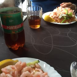 Torgbrinkens Café - Här finns Portello och räksmörgås på tomatbröd. Helt klart bra!