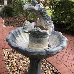 Halifax Health Hospice of Valusia Flagler - There's a lovely little walking area where family members can stretch their legs or sit in contemplation.