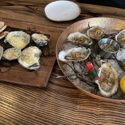 Grilled oysters and raw oysters