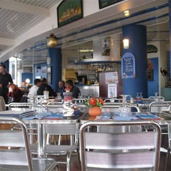 L'Escale - L'intérieur de la salle, bleu marin.