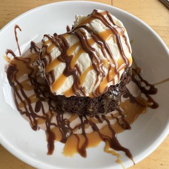 Kitchen Social - Chocolate cake - New American Near Me - Westlake, Ohio