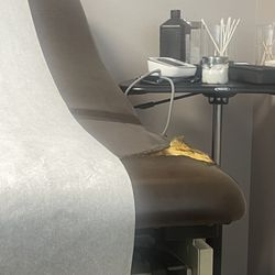 Dimitri Dermatology - Exam table needs to be replaced.