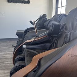Align Chiropractic and Acupuncture - Massage chairs