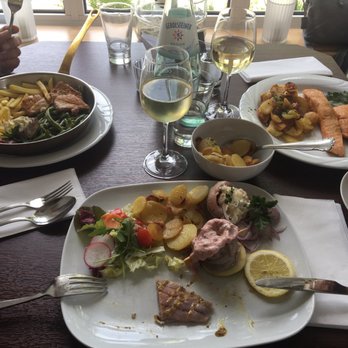 Restaurant Passat - Holsteiner Matjesteller, Steakpfanne und Norwegischer Lachs - Seafood Near Me - Kellenhusen, SH