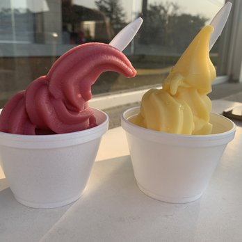 The Highland Queen - raspberry & pineapple dole whip - American Near Me - La Grange Highlands, Illinois The Highland Queen - raspberry & pineapple dole whip - American Near Me - La Grange Highlands, Illinois
