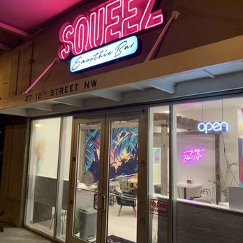 Squeez - Entrance - Juice Bars & Smoothies Near Me - Atlanta, Georgia