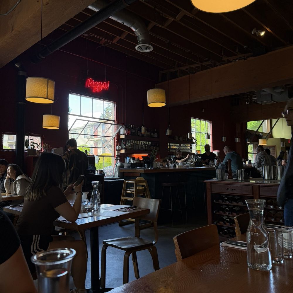 Ken's Artisan Pizza - Atmosphere - Pizza Near Me - Portland, Oregon