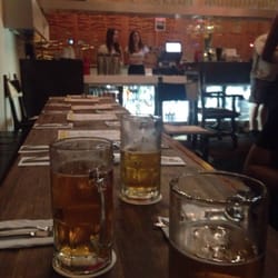 Das Hund Haus - Steins and long tables